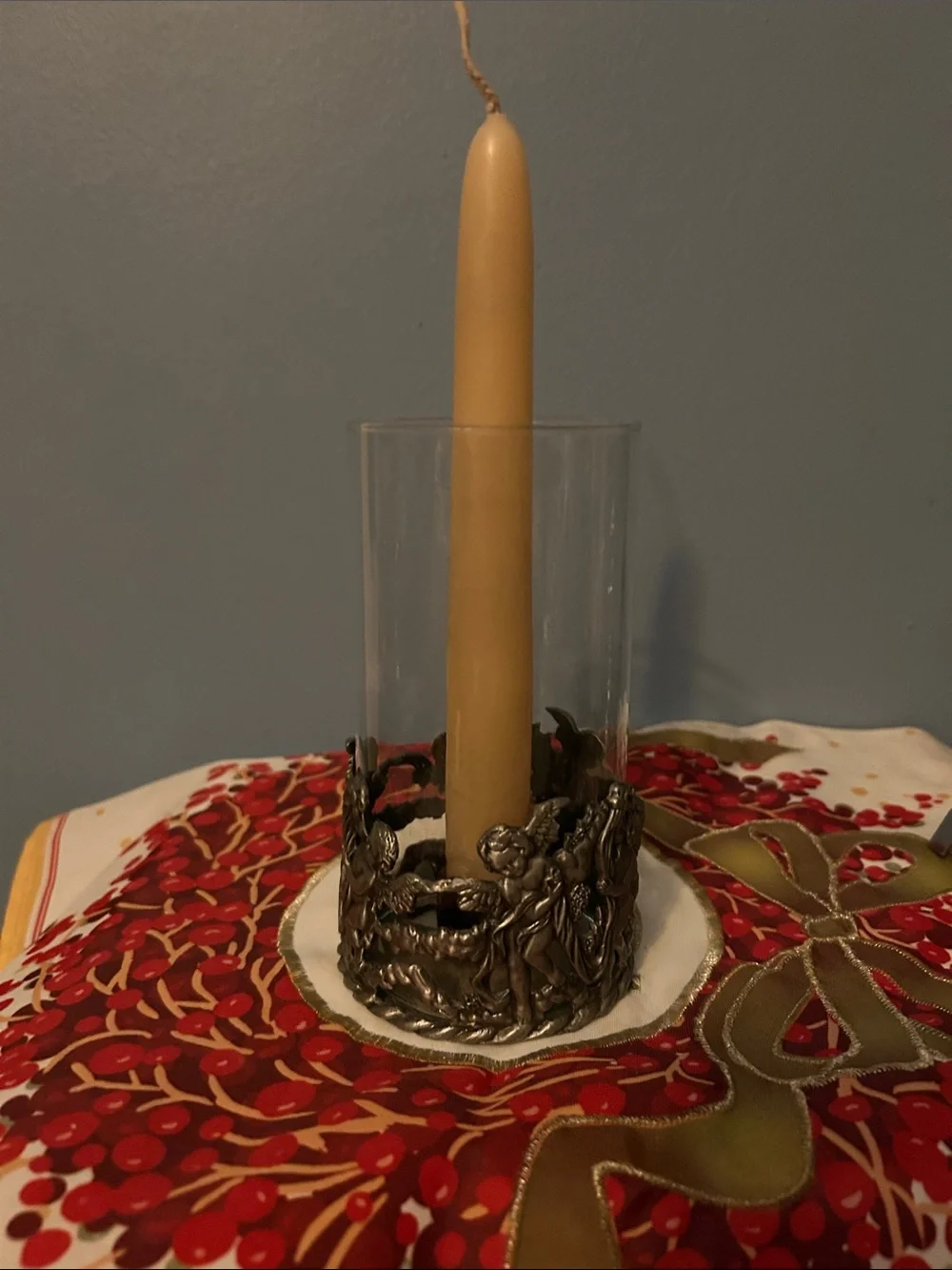 Pewter Candle holder with clear glass chimney. Candle not included.  5-5” EUC